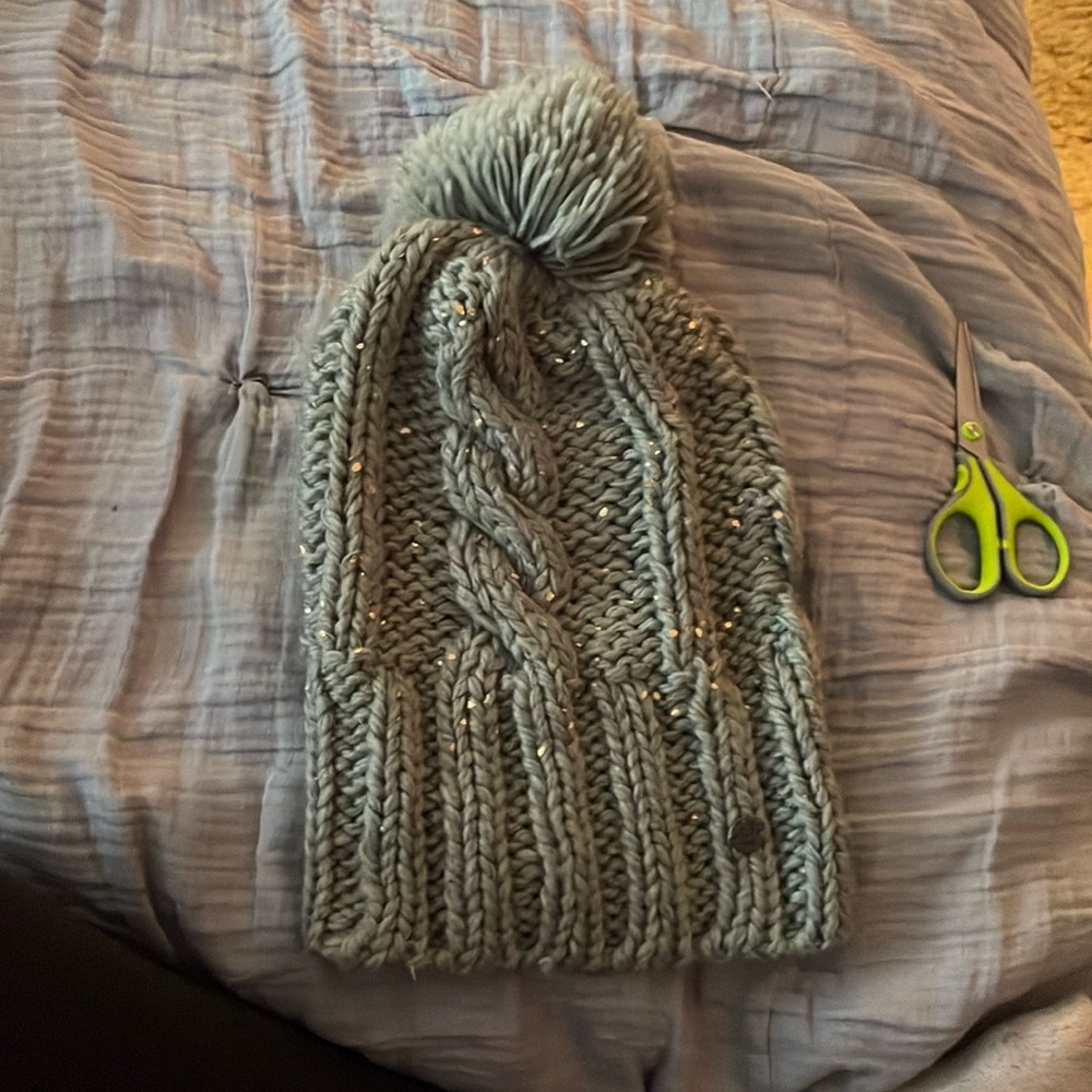 Spyder beanie grey with Pom